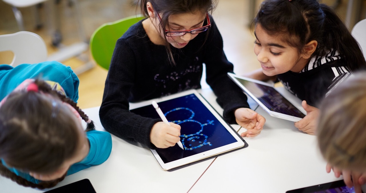 Lernen mit Technologie – neue Maßstäbe für Unterricht und Weiterbildung setzen